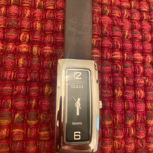 Vintage Gucci Women’s Watch Model 10006 - Picture 3 of 5
